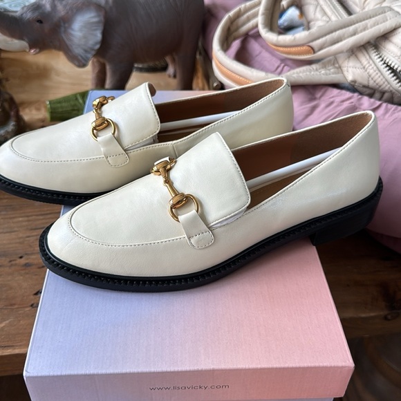 Lisa Vicky Zany-V Natural Sheep Napa Cream Horsebit Buckle SZ 7 NWT and Box - Picture 8 of 11